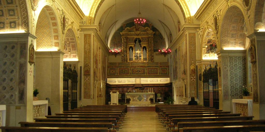 Interno della chiesa della Madonna del Frassino